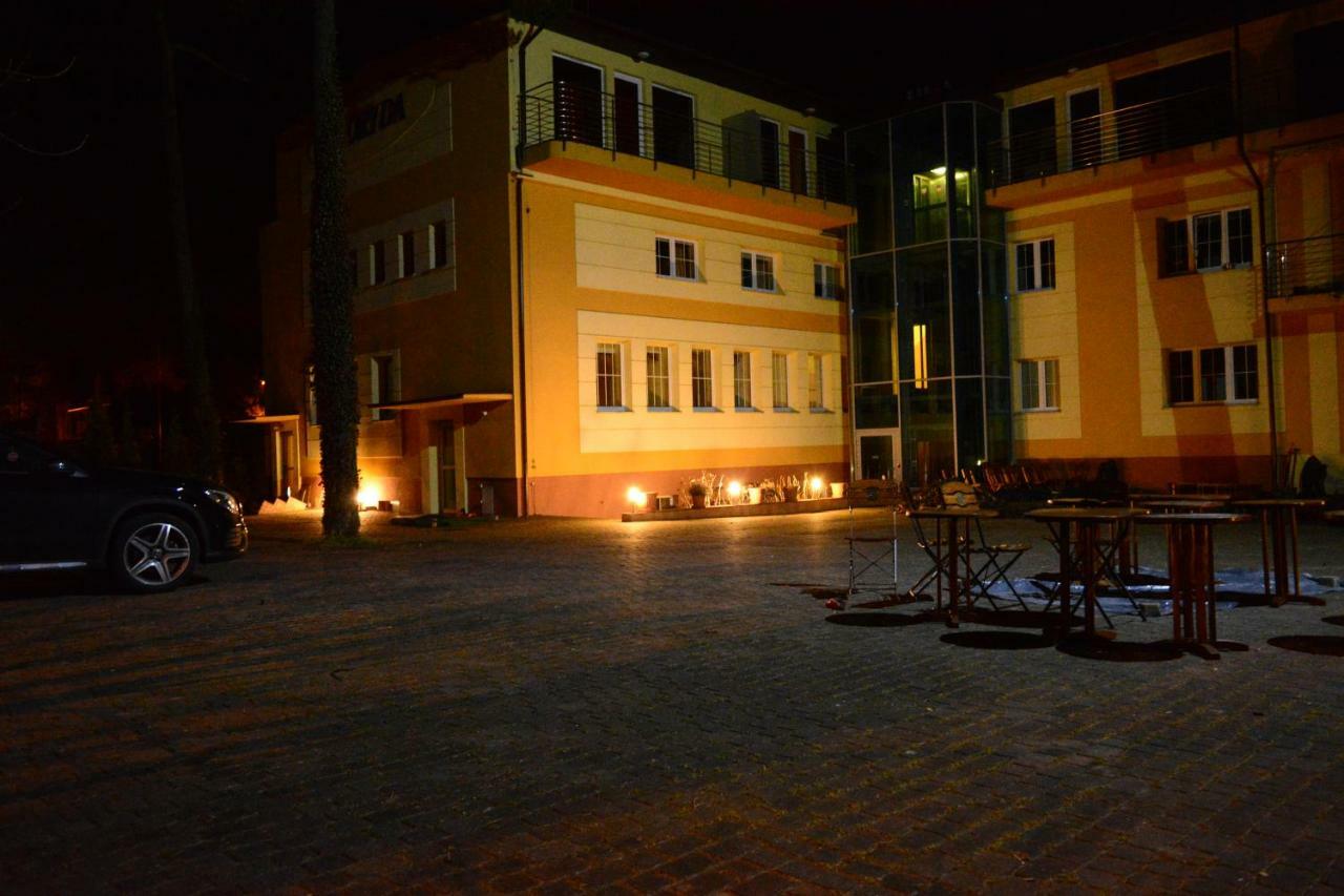 Bed and Breakfast Floryda Юрата Екстер'єр фото