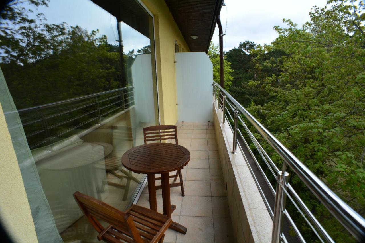 Bed and Breakfast Floryda Юрата Екстер'єр фото